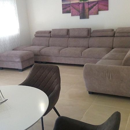 Apartment Brno Pula Luaran gambar