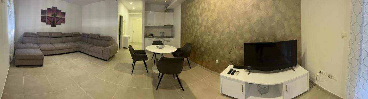 Apartment Brno Pula Luaran gambar