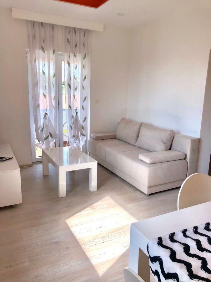 Apartment Brno Pula Luaran gambar