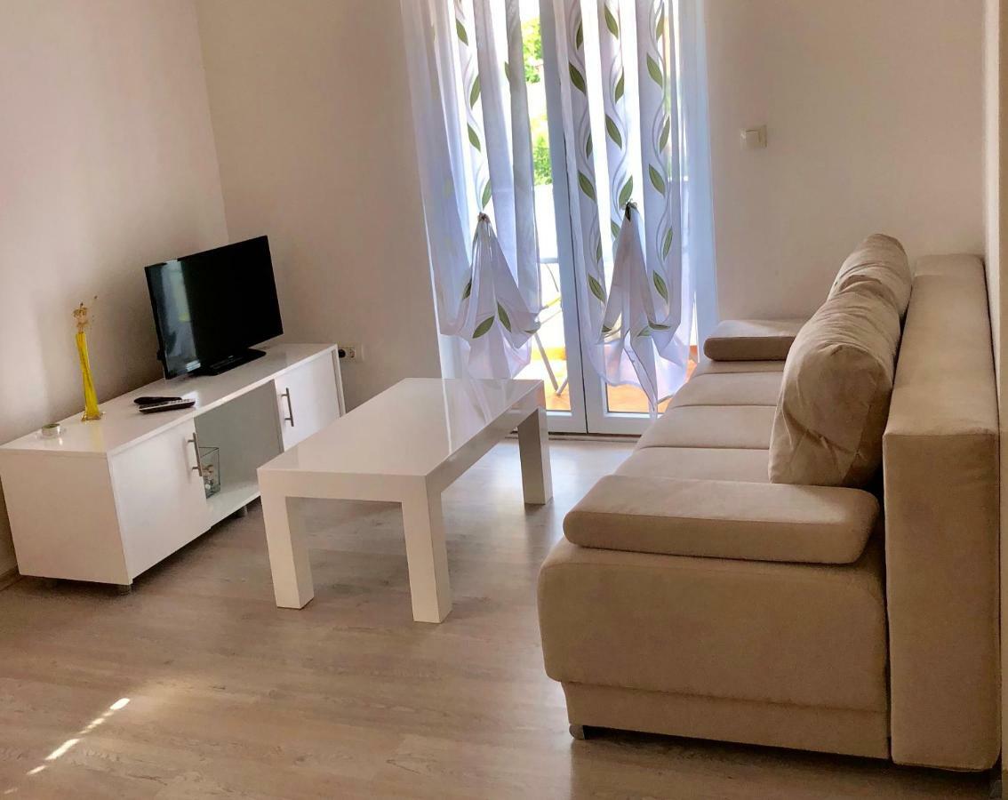 Apartment Brno Pula Luaran gambar